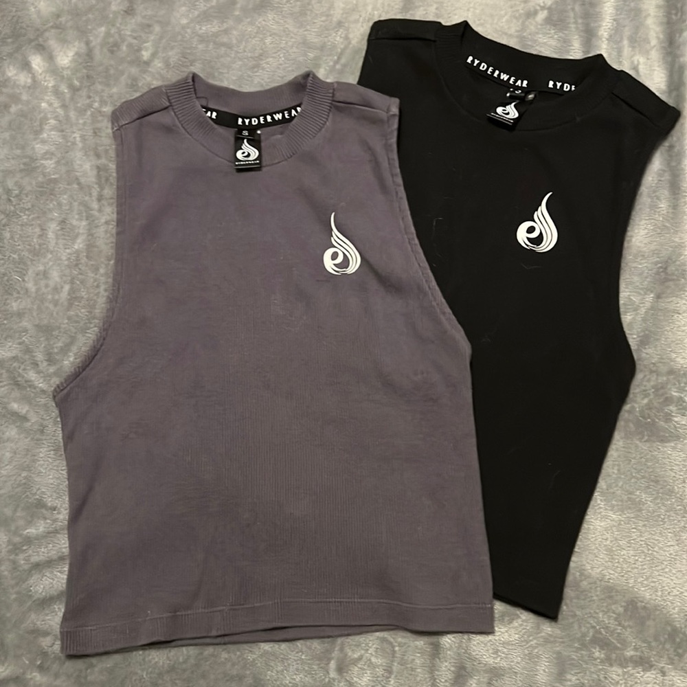 2 Ribbed Crop Tanks